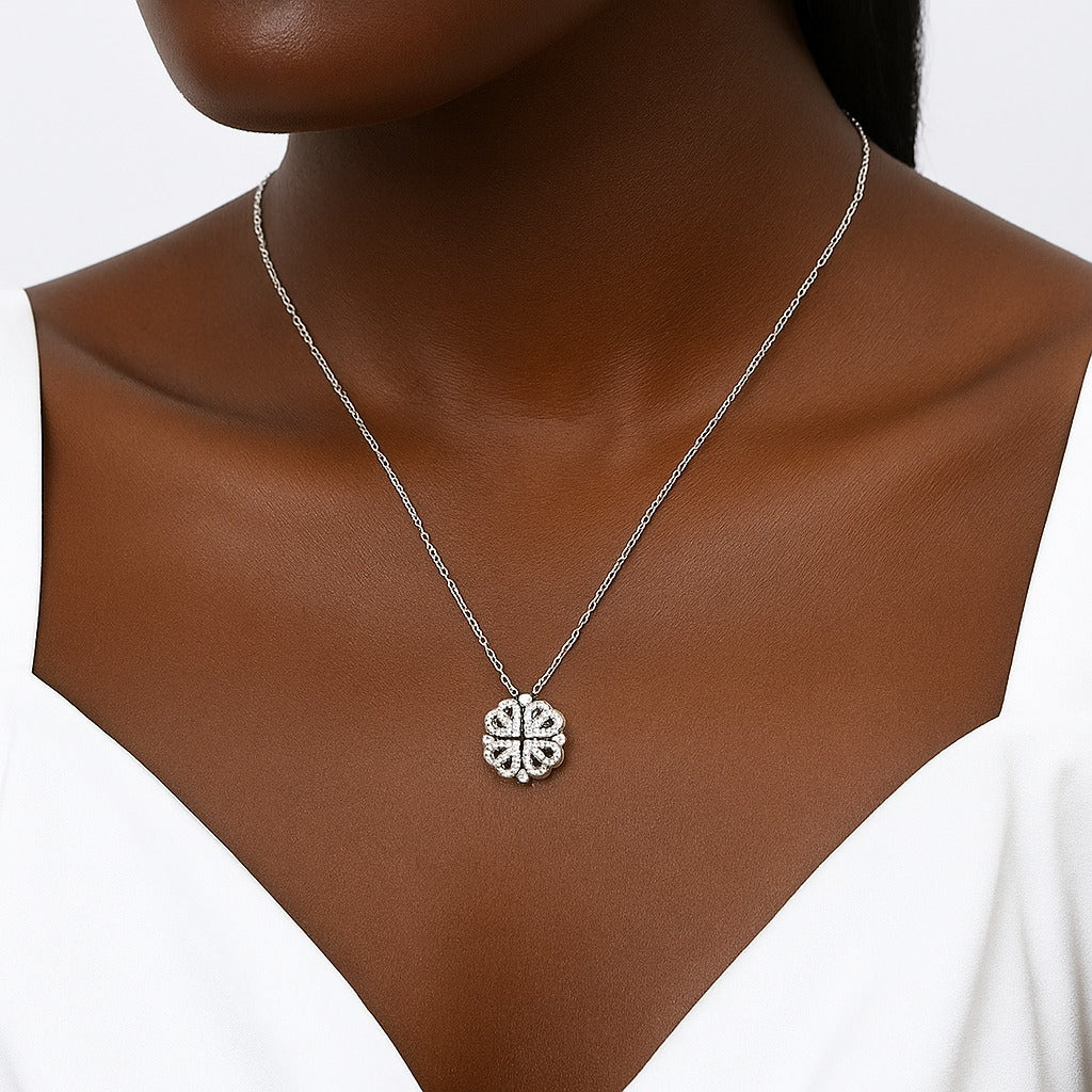 🌟 Collier Trèfle à Quatre Feuilles en Cœurs